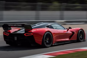F1 기술을 적용한 슈퍼카 렌트 가이드