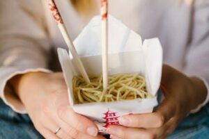 바쁜 일상 속 반조리 식품 추천 가이드