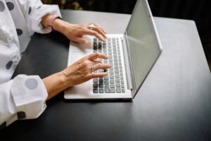 수근관증후군 증상과 치료법 완벽 가이드