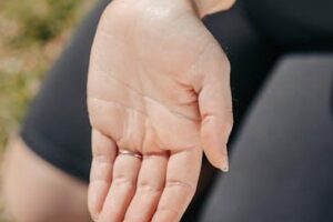 손목 통증 원인과 치료법 완벽 가이드